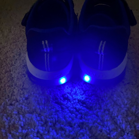 Light up sneakers - Picture 8 of 8